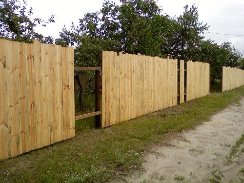 как построить деревянный забор